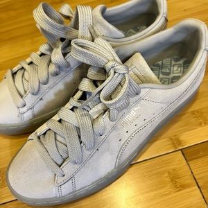 Puma women’s Light Grey Brand New Sneakers with Tags and box Size 7.5